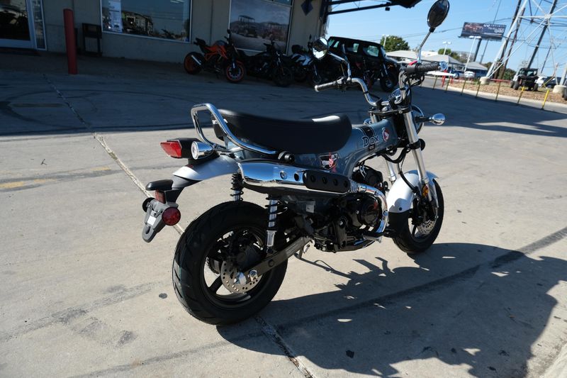 2025 Honda DAX125 PEARL GRAYImage 11