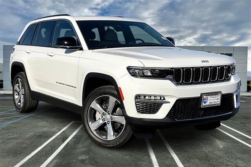 2025 Jeep Grand Cherokee Limited 4x2Image 14