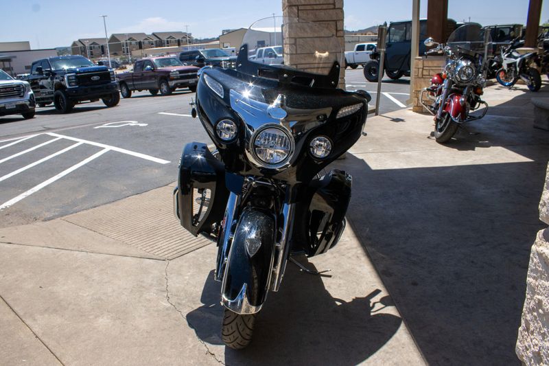 USED 2021 INDIAN MOTORCYCLE ROADMASTER Image 3