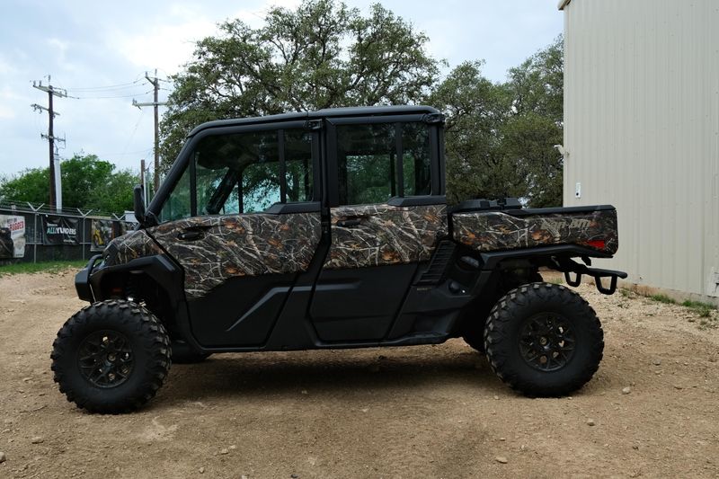 NEW 2026 CAN-AM DEFENDER MAX XT CAB HD11 WITH 1025 INCH TOUCHSCREEN Image 6