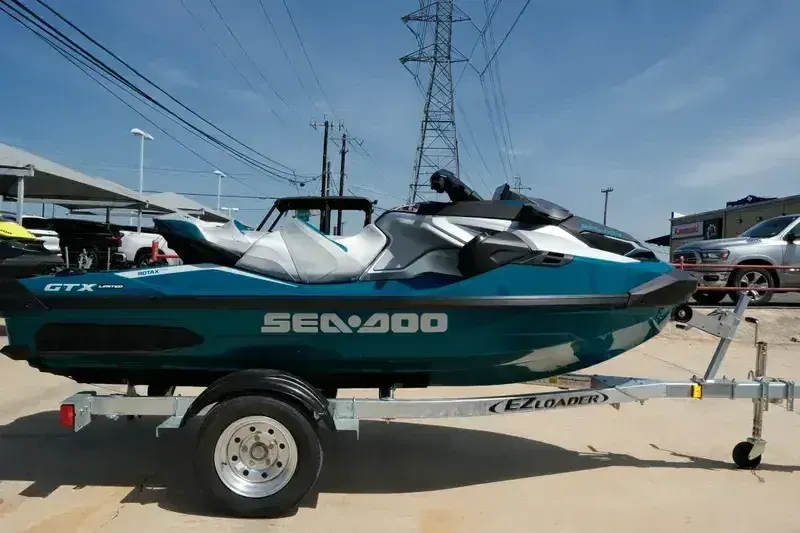 2025 SEADOO GTX 300 WITH SOUND SYSTEM IDF BLUE ABYSS AND GULFSTREAM BLUE Image 1
