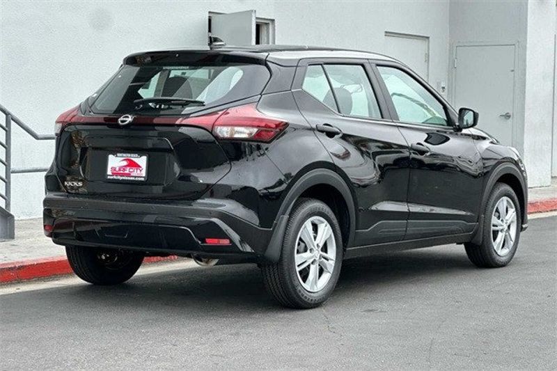 2024 Nissan Kicks SImage 3