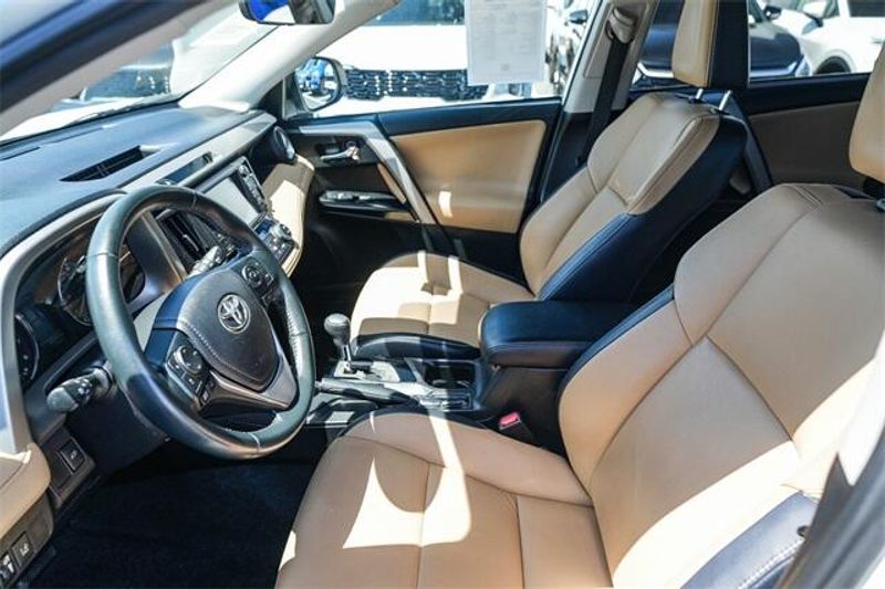 2016 Toyota RAV4 LimitedImage 17