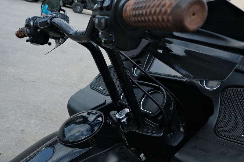 USED 2015 HARLEY ROAD GLIDE SPECIAL BLACK Image 22