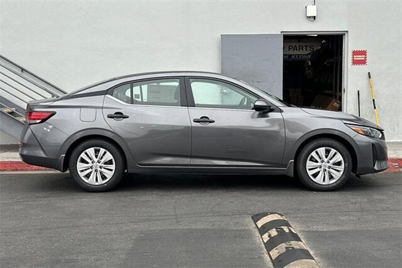 New 2025 Nissan Sentra SImage 2