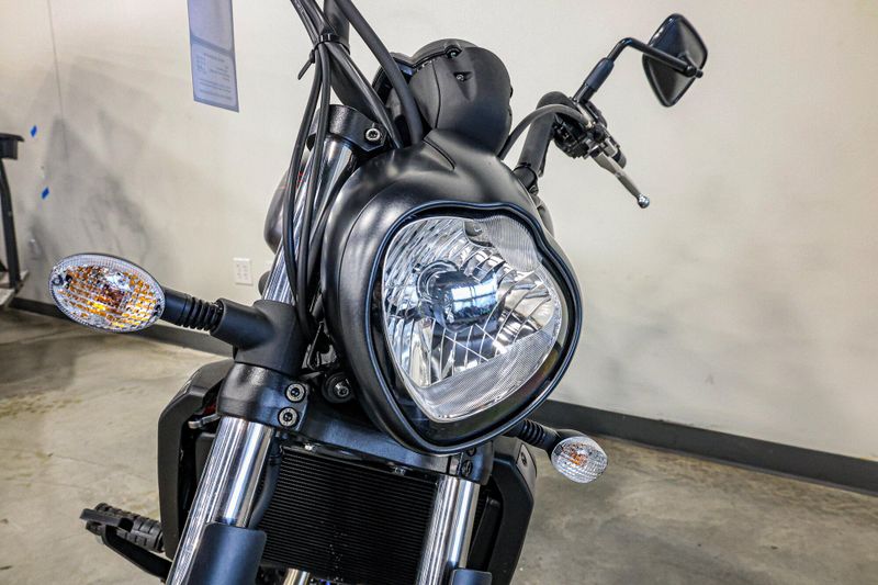 2025 KAWASAKI VULCAN S ABS  METALLIC FLAT SPARK BLACKMETALLIC FLAT RAW GRAYSTONE  in a METALLIC FLAT SPARK BLACK/METALLIC FLAT RAW GRAYSTONE exterior color. Family PowerSports (877) 886-1997 familypowersports.com 