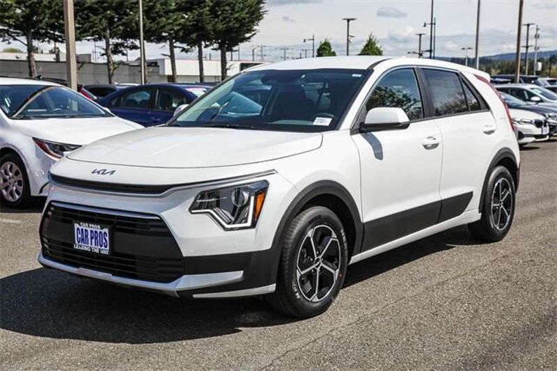 2025 Kia Niro LXImage 14