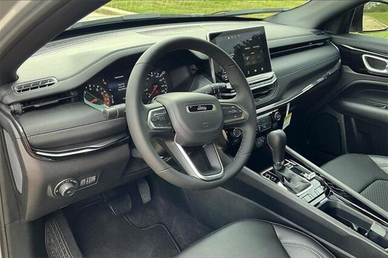 2025 Jeep Compass Latitude 4x4Image 9