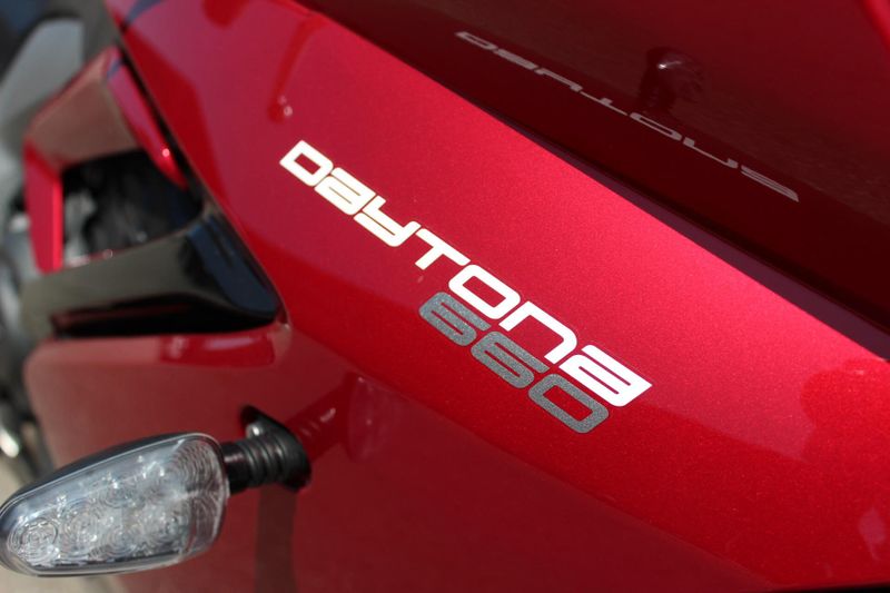 2025 Triumph DAYTONA 660 Image 8