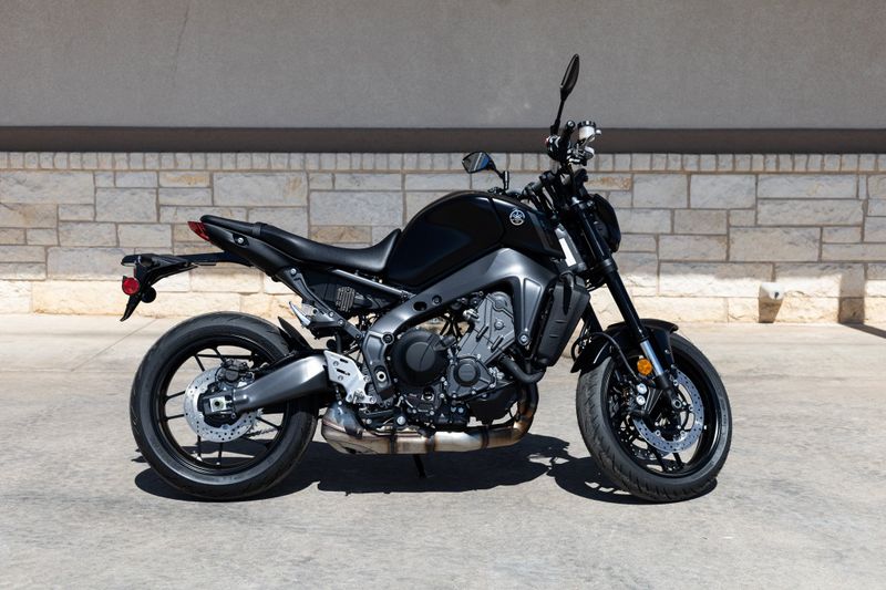 2023 YAMAHA MT07 in a BLACK exterior color. Family PowerSports (877) 886-1997 familypowersports.com 