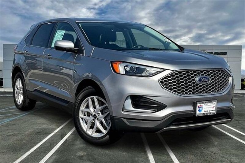 Used 2024 Ford Edge SELImage 12