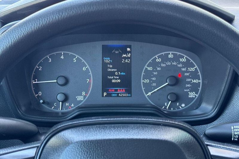Used 2025 Toyota Corolla LEImage 21