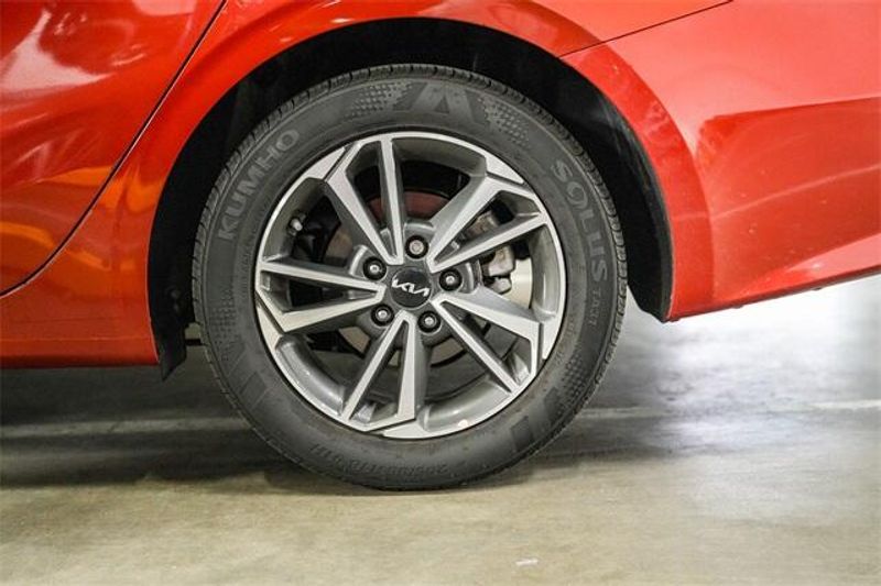 2023 Kia Forte LXSImage 12