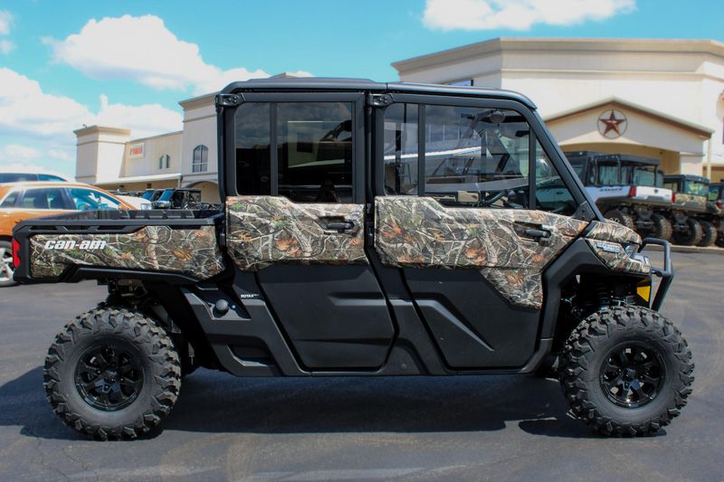 2025 Can-Am DEFENDER MAX LIMITED CAB HD10 WILDLAND CAMO Image 26