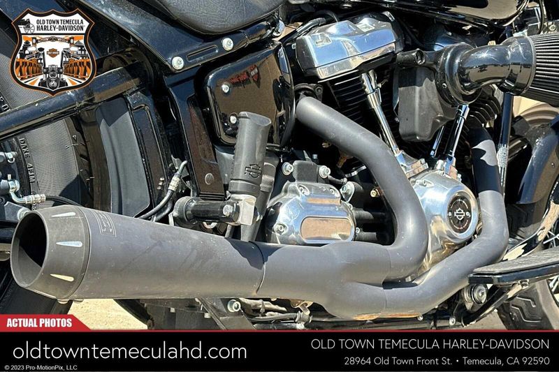 2021 Harley-Davidson Softail in a Black exterior color. BMW Motorcycles of Temecula – Southern California (951) 506-6903 bmwmotorcyclesoftemecula.com 