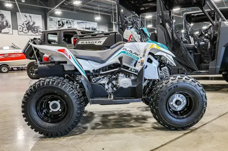 2025 Polaris OUTLAW 110 EFI BRIGHT WHITE AND RADIANT GREENImage 2