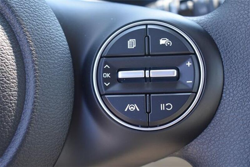 New 2025 Kia Soul LXImage 22