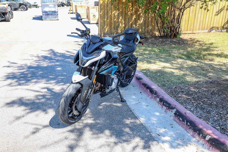 NEW 2026 CFMOTO 675NK Image 27