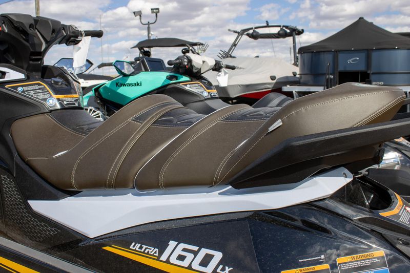 NEW 2026 KAWASAKI JET SKI ULTRA 160LX Image 13
