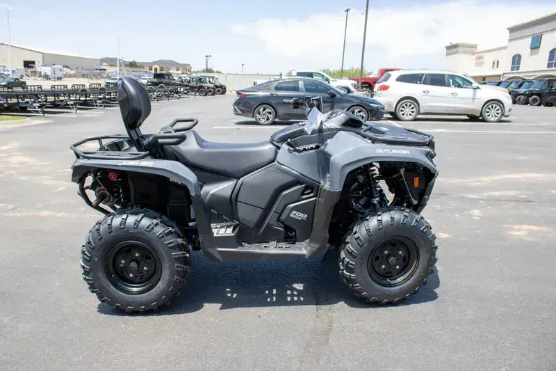 NEW 2026 CAN-AM OUTLANDER MAX DPS 700 Image 2