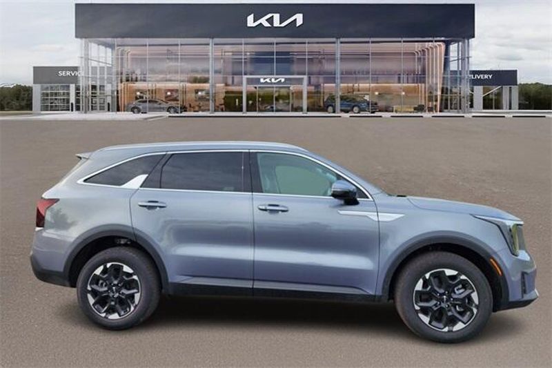 New 2025 Kia Sorento SImage 2