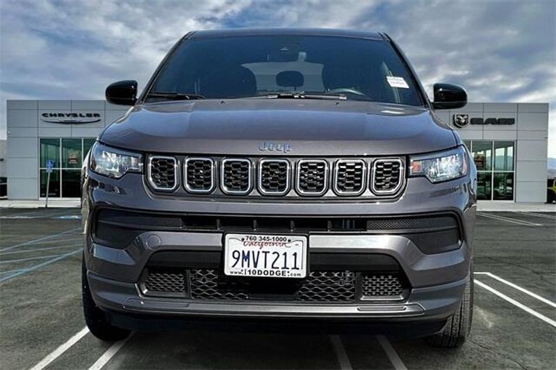 2024 Jeep Compass Sport photo 2