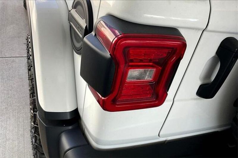 Used 2021 Jeep Wrangler Unlimited RubiconImage 28