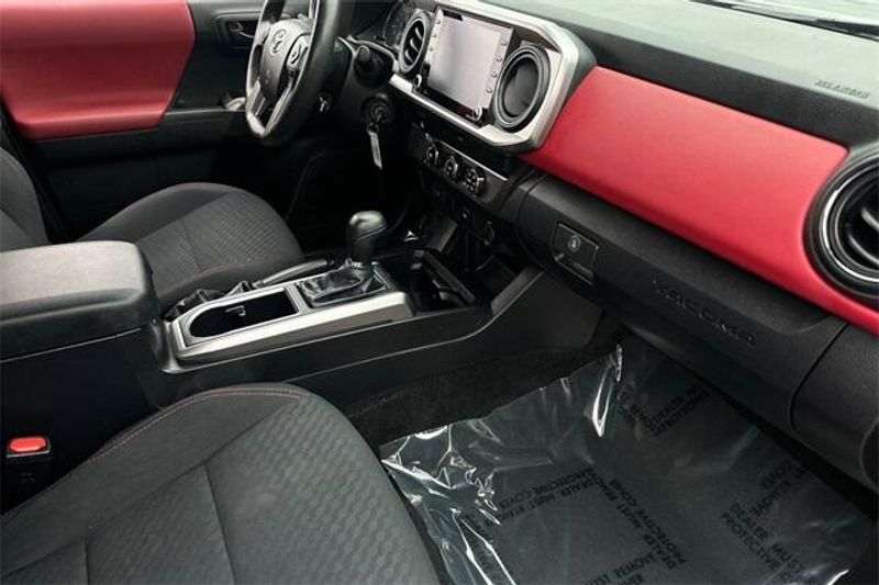 Used 2023 Toyota Tacoma Image 13