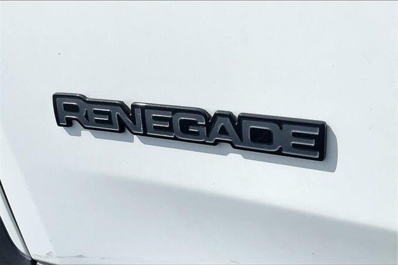 2017 Jeep Renegade AltitudeImage 7