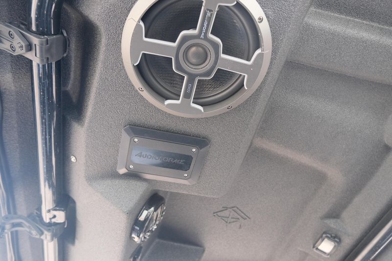 NEW 2025 HONDA PIONEER 10006 DELUXE CREW Image 34