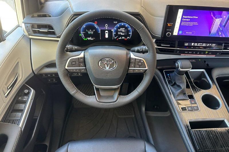 New 2026 Toyota Sienna XSEImage 14