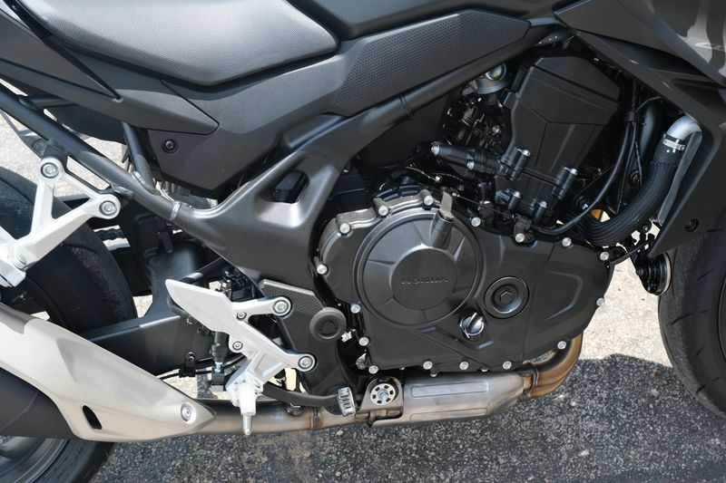 2025 Honda CB750 HORNET MATTE BLACK METALLIC Image 20