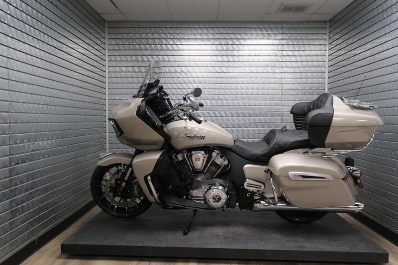NEW 2026 INDIAN MOTORCYCLE PURSUIT LIMITED WITH 112 PACKAGE Image 6