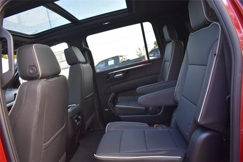 New 2026 Chevrolet Suburban PremierImage 25