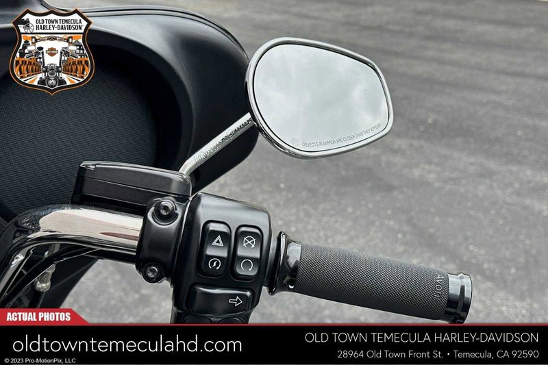 2019 Harley-Davidson Electra Glide in a Black exterior color. BMW Motorcycles of Temecula – Southern California (951) 506-6903 bmwmotorcyclesoftemecula.com 