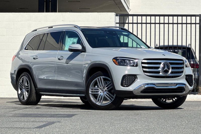New 2026 Mercedes-Benz GLS 450Image 2