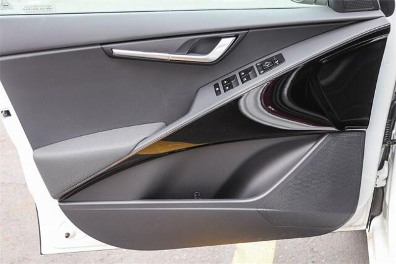 2025 Kia Niro EXImage 21