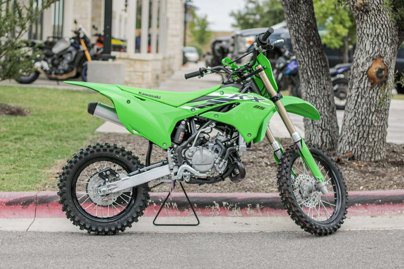 2025 Kawasaki KX 85  LIME GREENImage 4