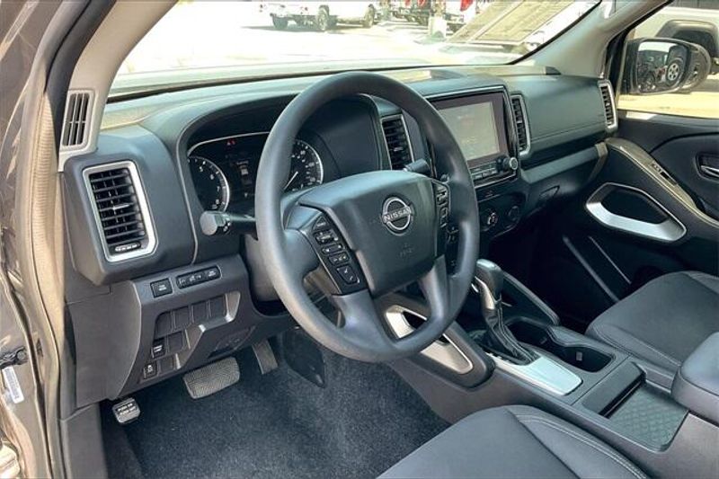 Used 2022 Nissan Frontier SVImage 14