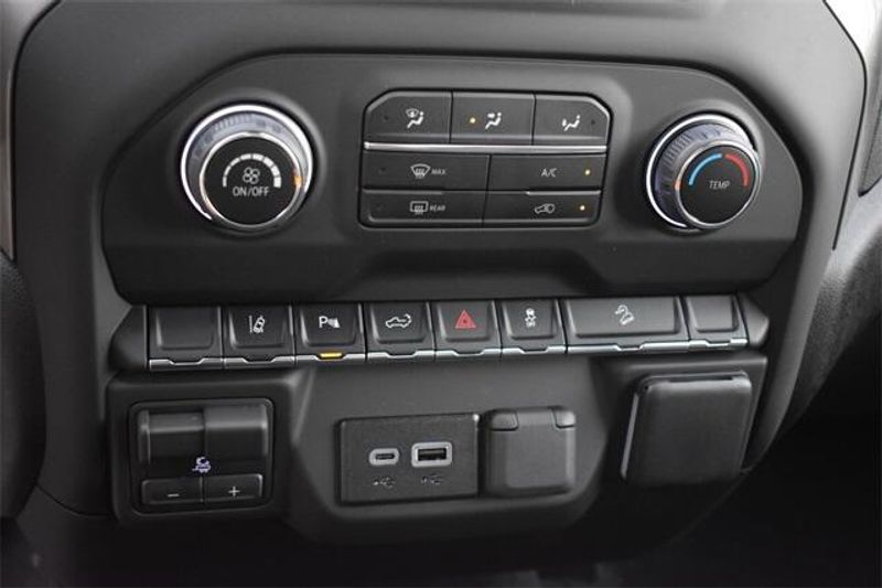 New 2025 Chevrolet Silverado 2500HD CustomImage 30