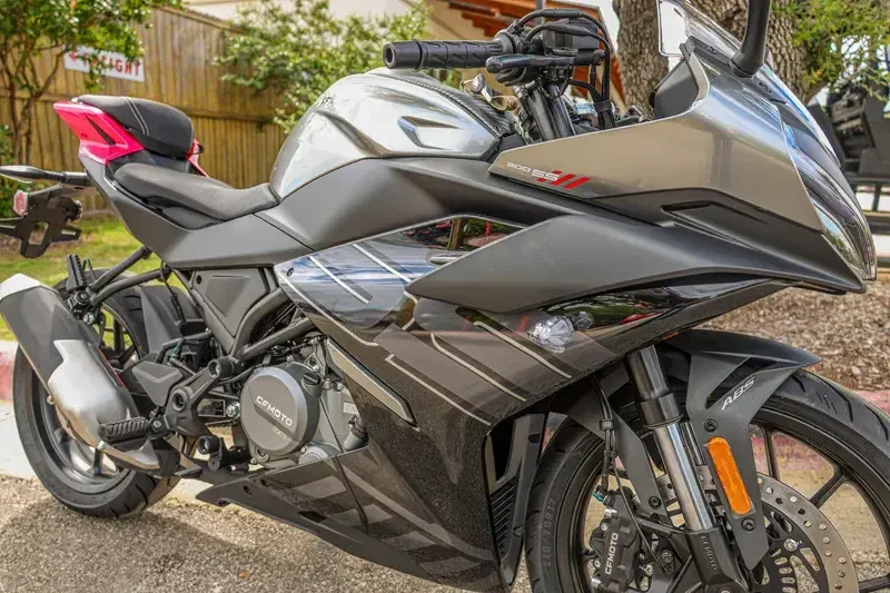 NEW 2026 CFMOTO 300SS Image 9