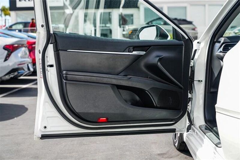 2023 Toyota Camry SEImage 21