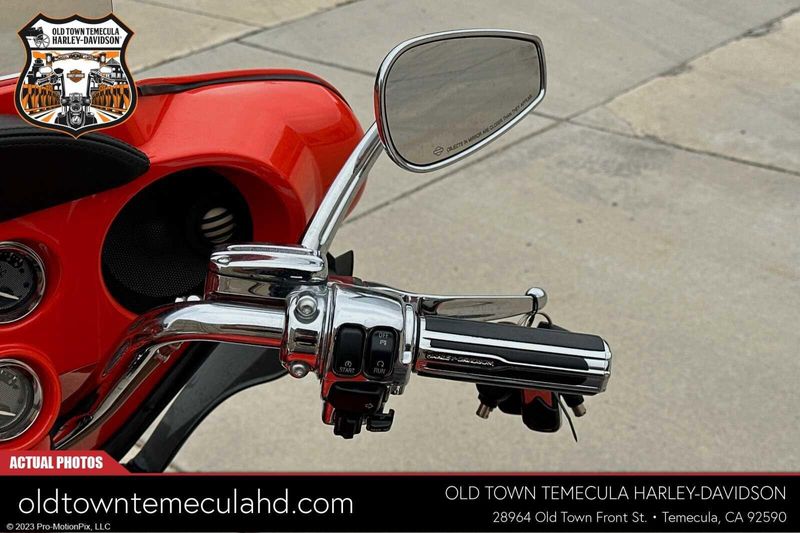 2012 Harley-Davidson Electra Glide in a ELE ORG/BLK DIA W/ PINSTRIP exterior color. BMW Motorcycles of Temecula – Southern California (951) 506-6903 bmwmotorcyclesoftemecula.com 