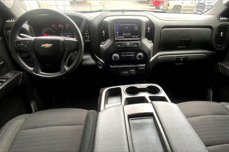 2022 Chevrolet Silverado 1500 Custom photo 14