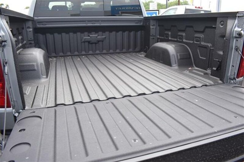 New 2025 Chevrolet Silverado 1500 LTImage 17
