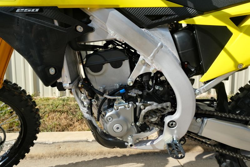 NEW 2026 SUZUKI RMZ250 Image 14