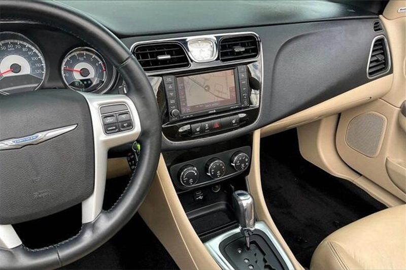 Used 2012 Chrysler 200 LimitedImage 5