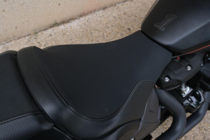 2020 HARLEY SOFTAIL114 BLACK AND ORANGE Image 7