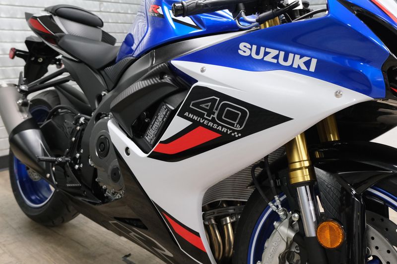 NEW 2026 SUZUKI GSXR750Z 40TH ANNIVERSARY EDITION Image 11