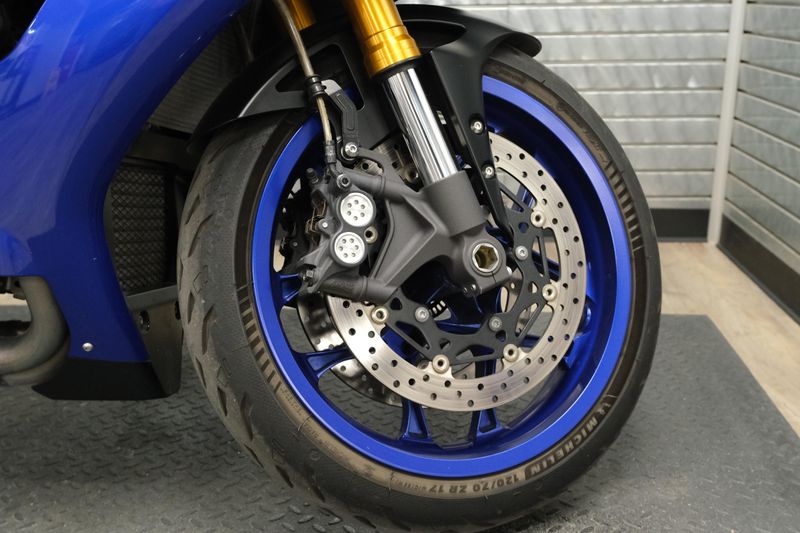 USED 2018 YAMAHA YZF-R1 Image 14